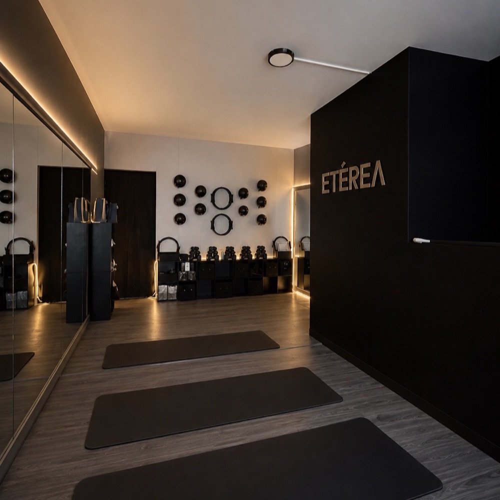 La sala, con los tapetes puestos